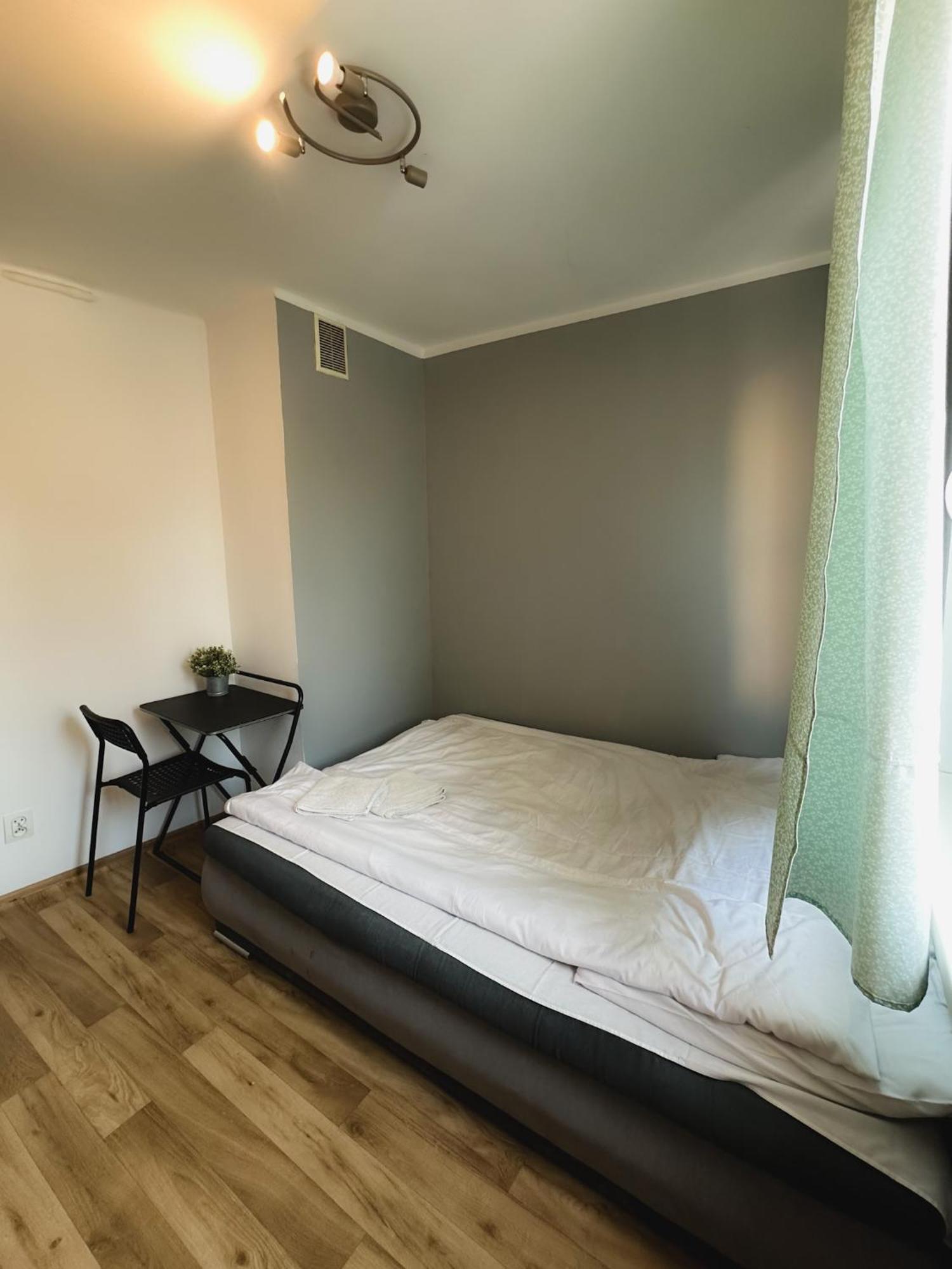Kwadrat B&B Spiechowicza เชชูฟ ภายนอก รูปภาพ