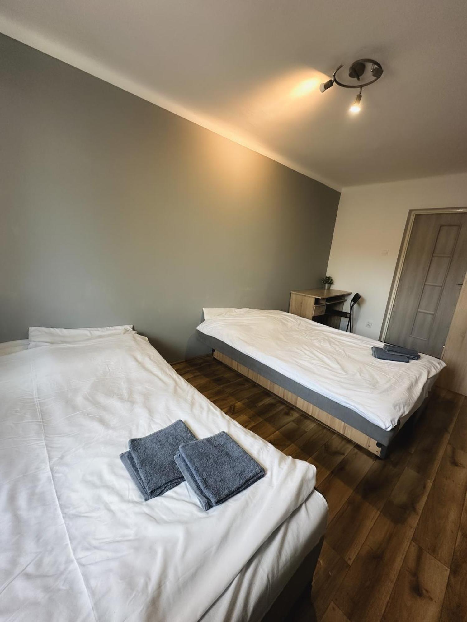 Kwadrat B&B Spiechowicza เชชูฟ ภายนอก รูปภาพ